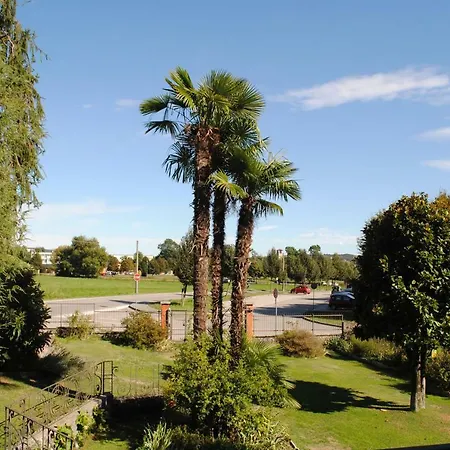 Bnbook Garden View *